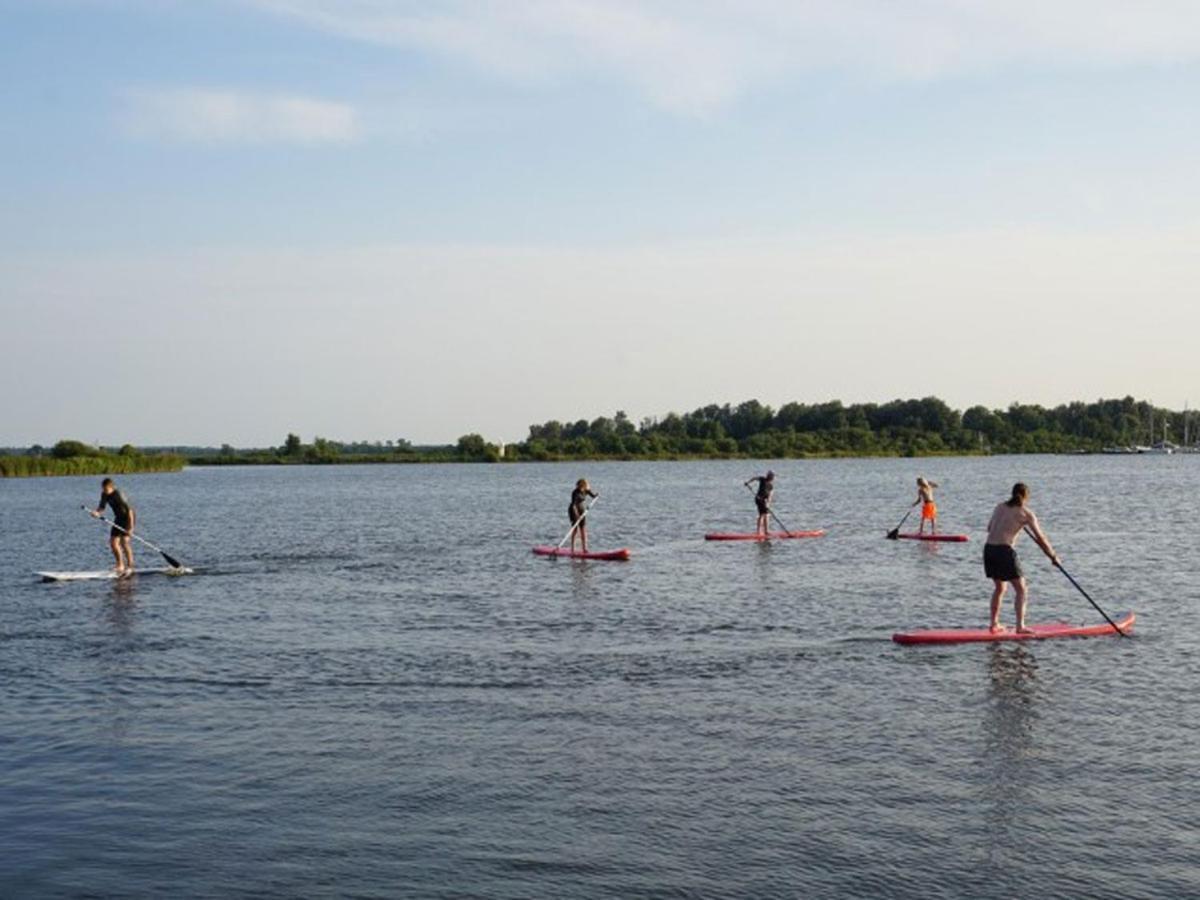 Ervaar 'Fryske Weelde' Op Vijf Sterren Vakantiepark De Kuilart Koudum Ngoại thất bức ảnh